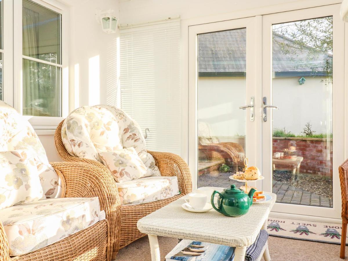 South Lodge Sturminster Newton Buitenkant foto