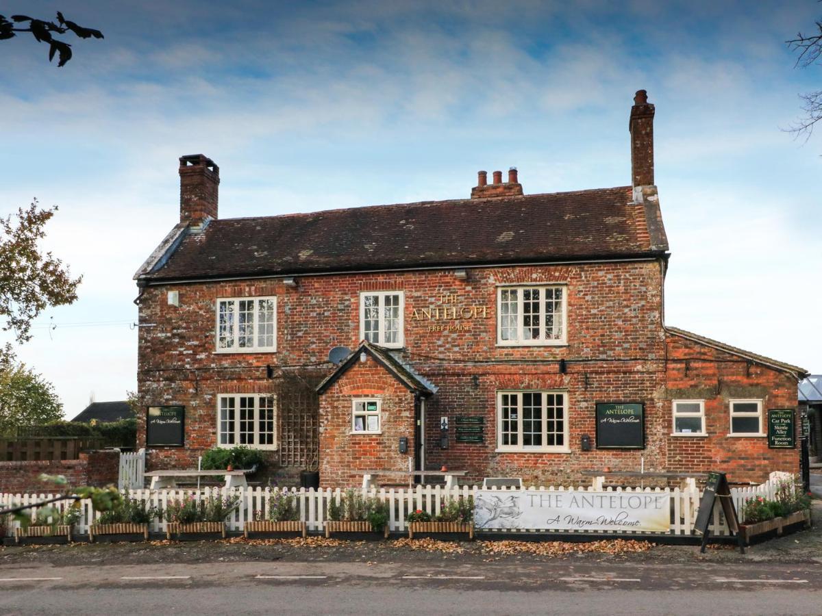 South Lodge Sturminster Newton Buitenkant foto