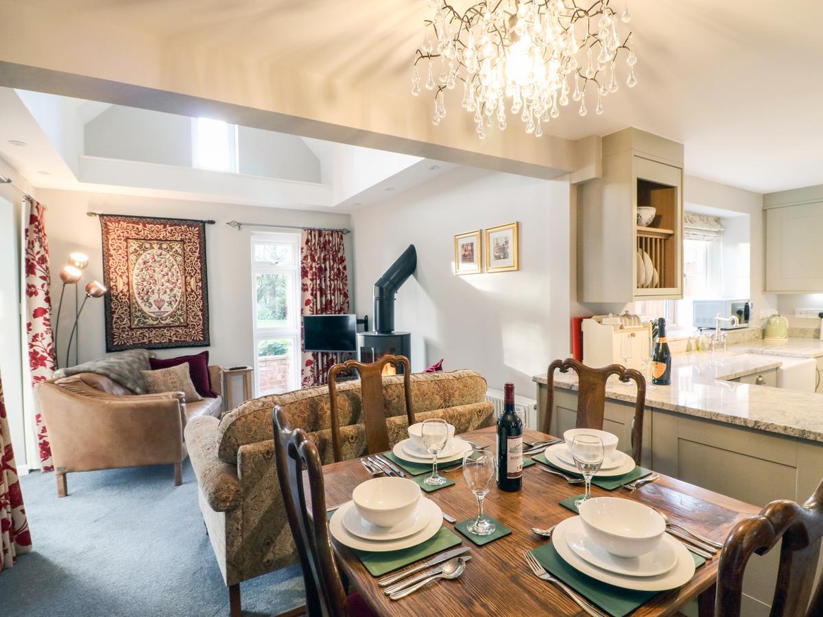 South Lodge Sturminster Newton Buitenkant foto