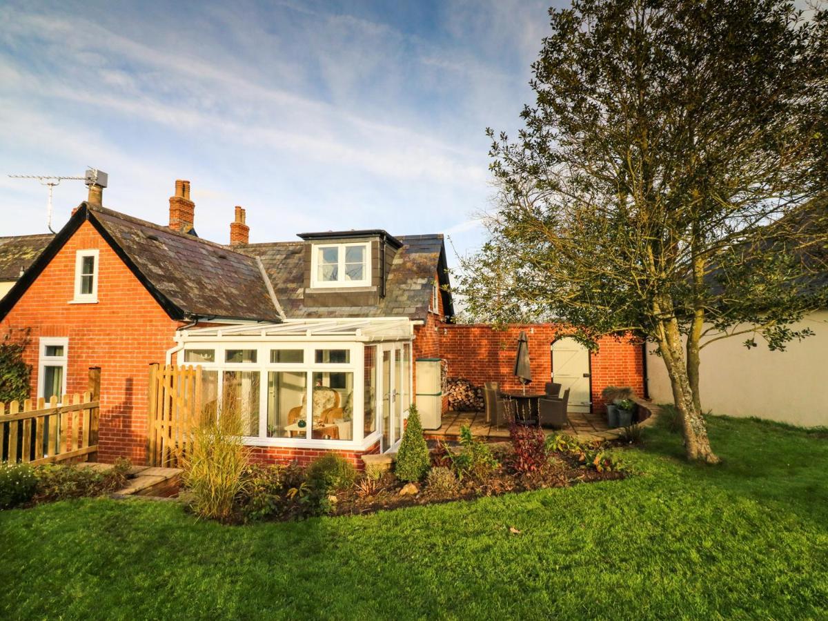 South Lodge Sturminster Newton Buitenkant foto